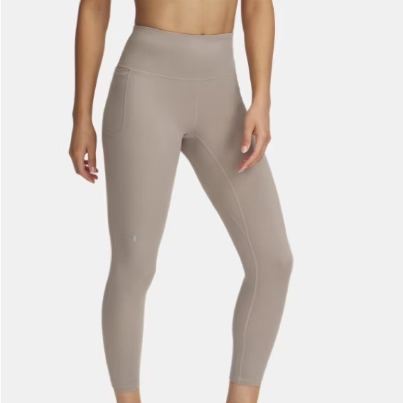 Under Armour Pants - UA Movement
Women's Ankle Leggings